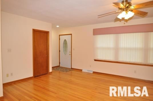 1724 W 37th St, Davenport, IA 52806 - photo 1