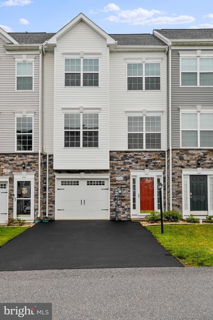 10382 Lantern Ln, Hagerstown, MD 21740 - photo 1