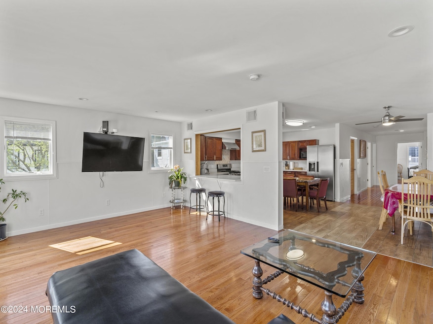 For Sale $949,999 • Co-Listing Agent