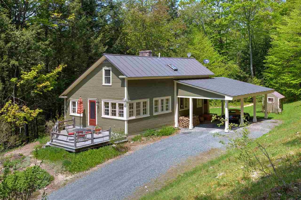 3516 Pomfret Rd, Pomfret, VT 05067 - photo 1