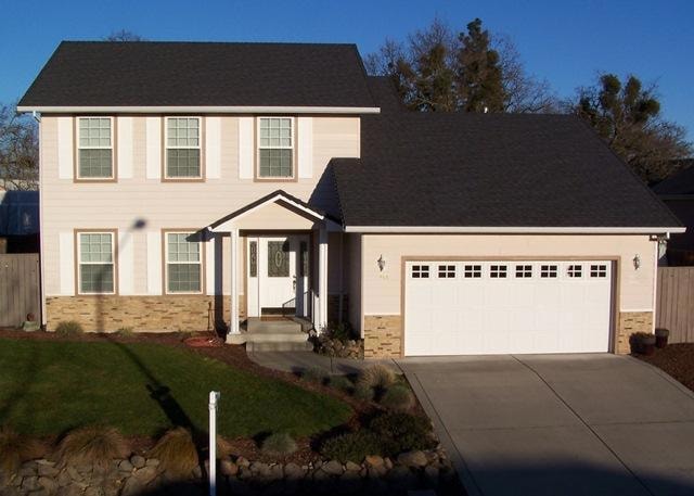 488 Ridgeway Ave, Central Point, OR 97502 - photo 1