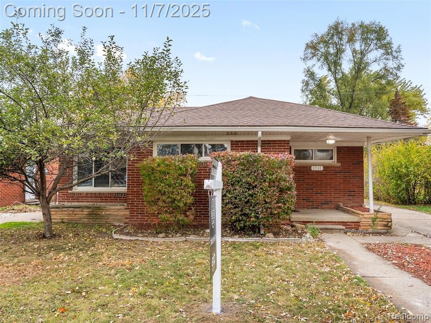 7231 Weingartz, Center Line, MI 48015 - photo 1