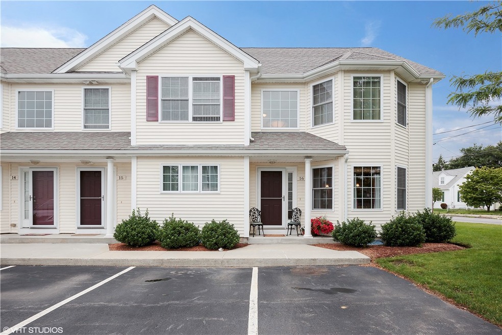 Spectacular End Unit Townhouse With 2 Assigned Par