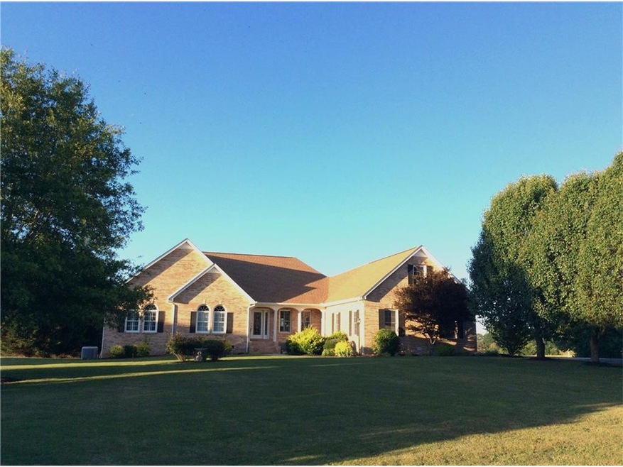 This 4 sided Brick home is in immaculate condition