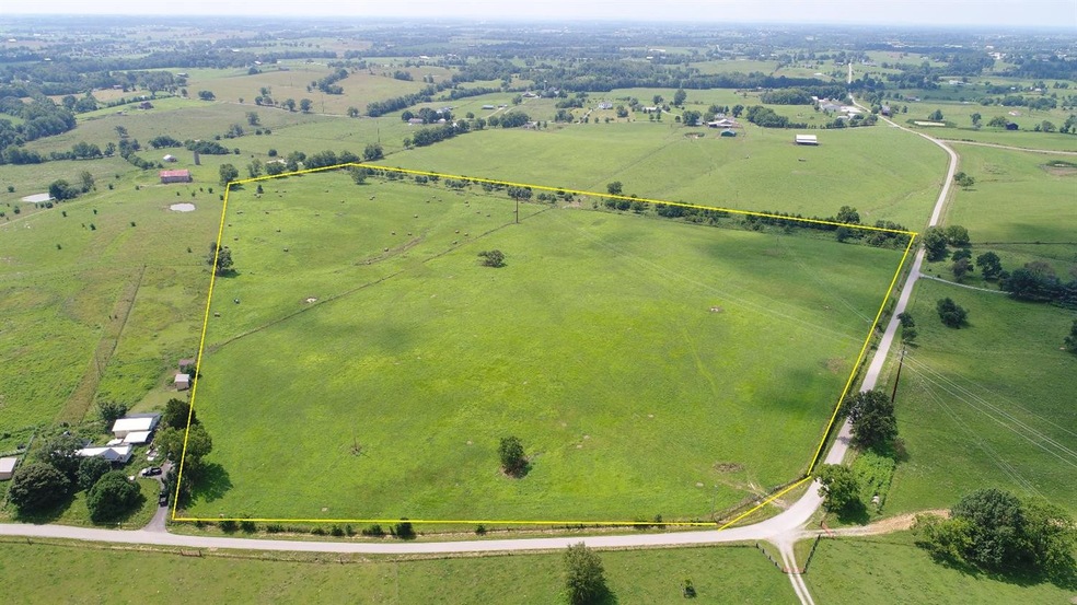 679 Cole Ln, Harrodsburg, KY 40330 - photo 1