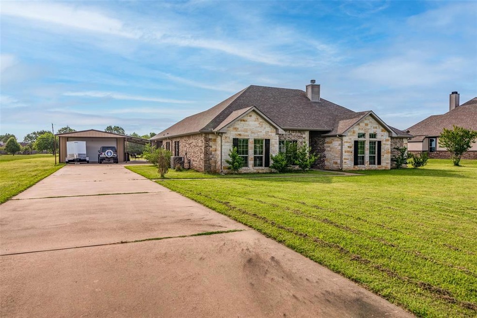 573 Lakewood Rd, Denison, TX 75020 - photo 1