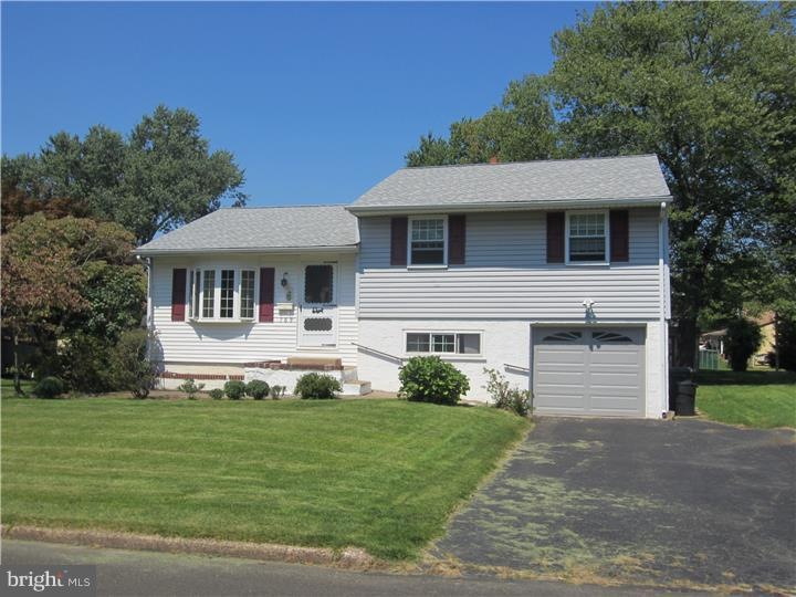 169 Miller Dr, Southampton, PA 18966 - photo 1