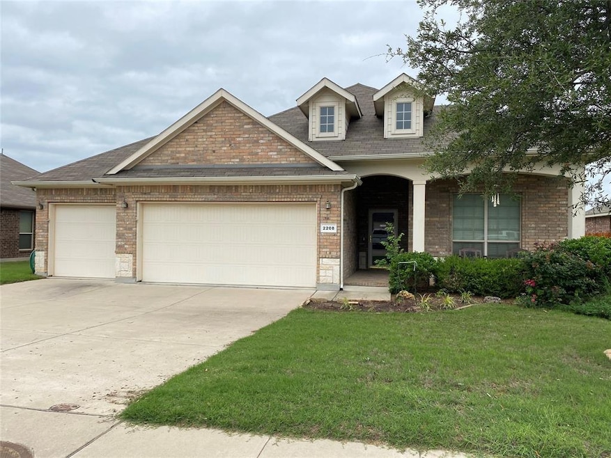 2208 Caroline Dr, Weatherford, TX 76087 - photo 1