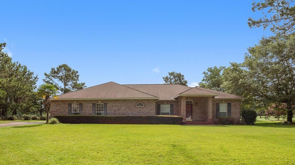 112 Greenview Cir, Dothan, AL 36301 - photo 1