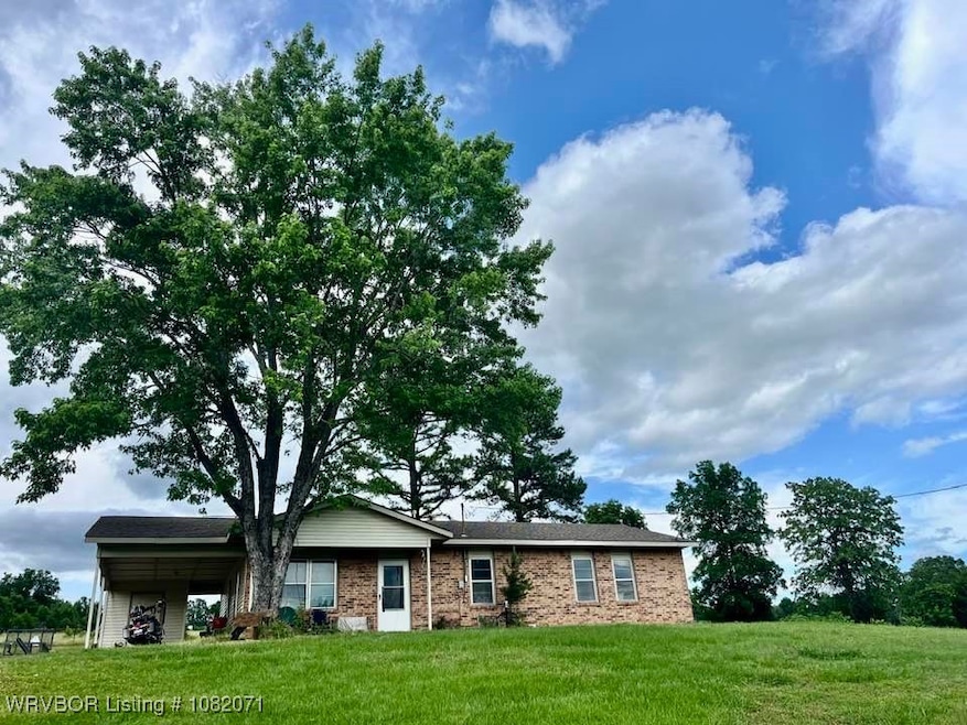 Country Starter home!!