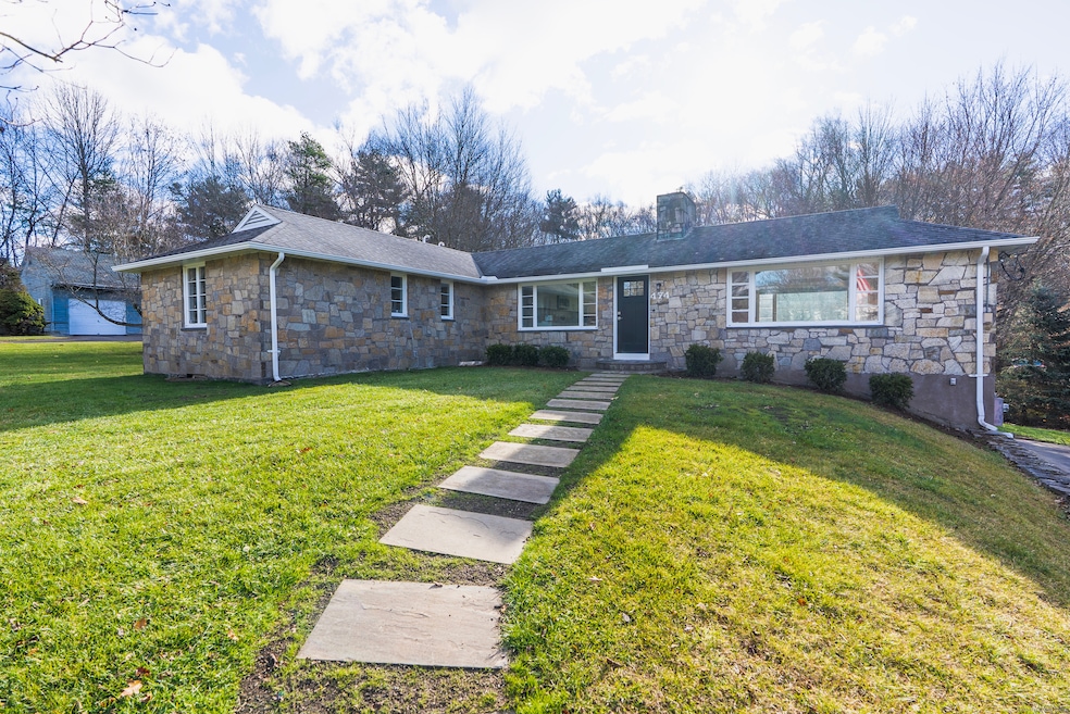 474 Neipsic Rd, Glastonbury, CT 06033 - photo 1