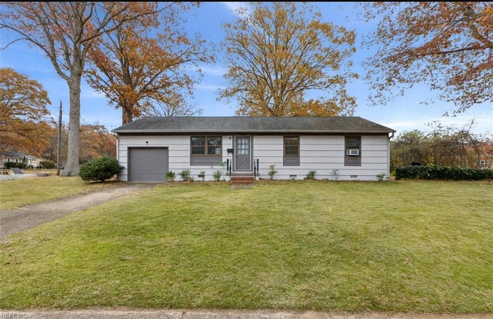 632 Daniel Dr, Newport News, VA 23601 - photo 1