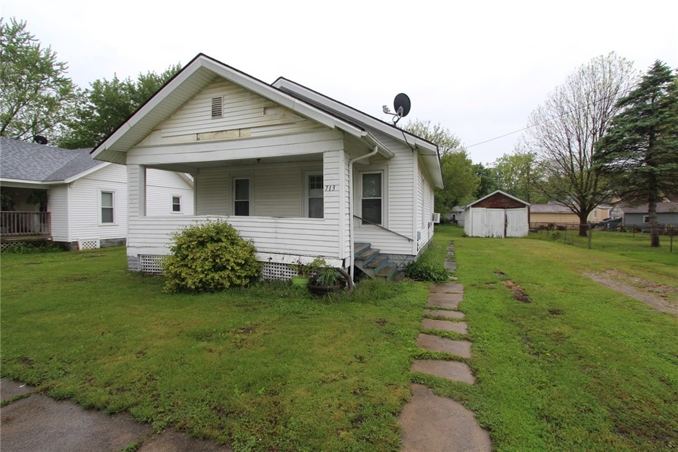 713 S 29th St, Mattoon, IL 61938 - photo 1