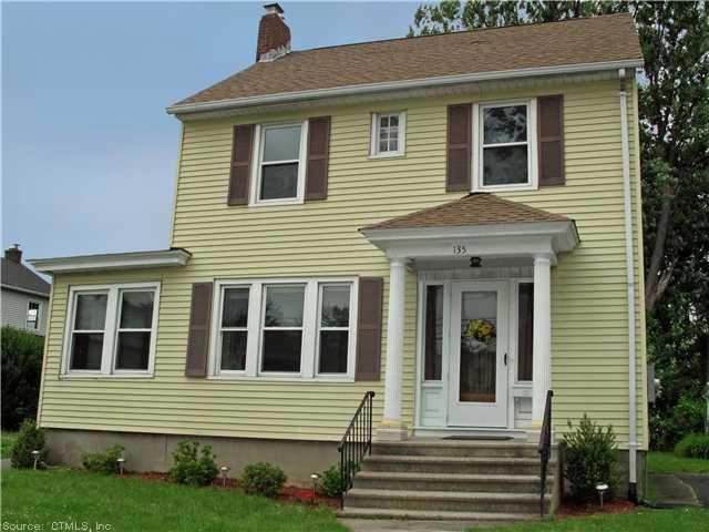 135 Oakwood Ave, West Hartford, CT 06119 - photo 1