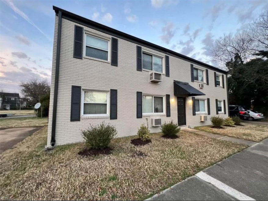 1404 Chapel St unit 1, Norfolk, VA 23504 - photo 1