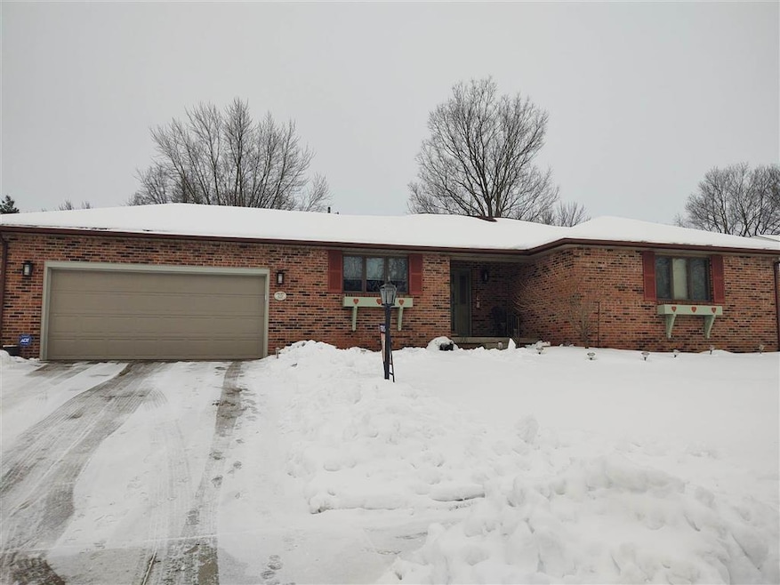 219 Harrison Ct, Greentown, IN 46936 - photo 1