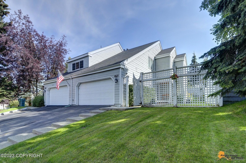 10621 Commodore Drive