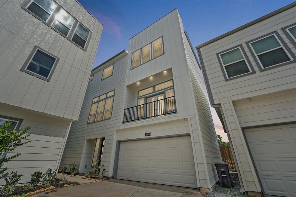 9016 Lonestar Creekbend Ln, Houston, TX 77080 - photo 1