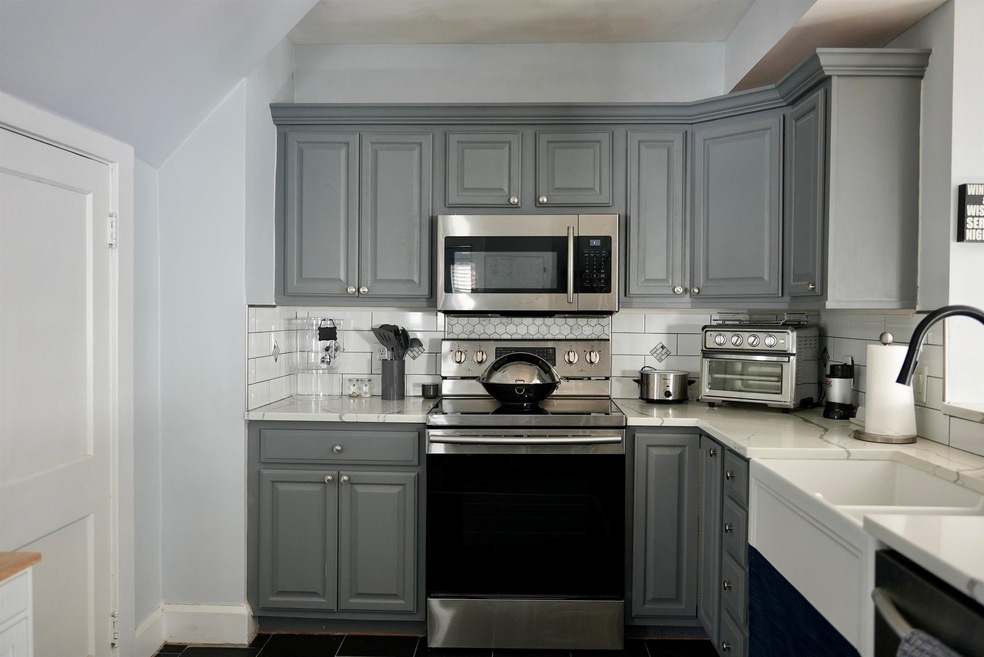 9 Bennett St, Nashua, NH 03064 - photo 1