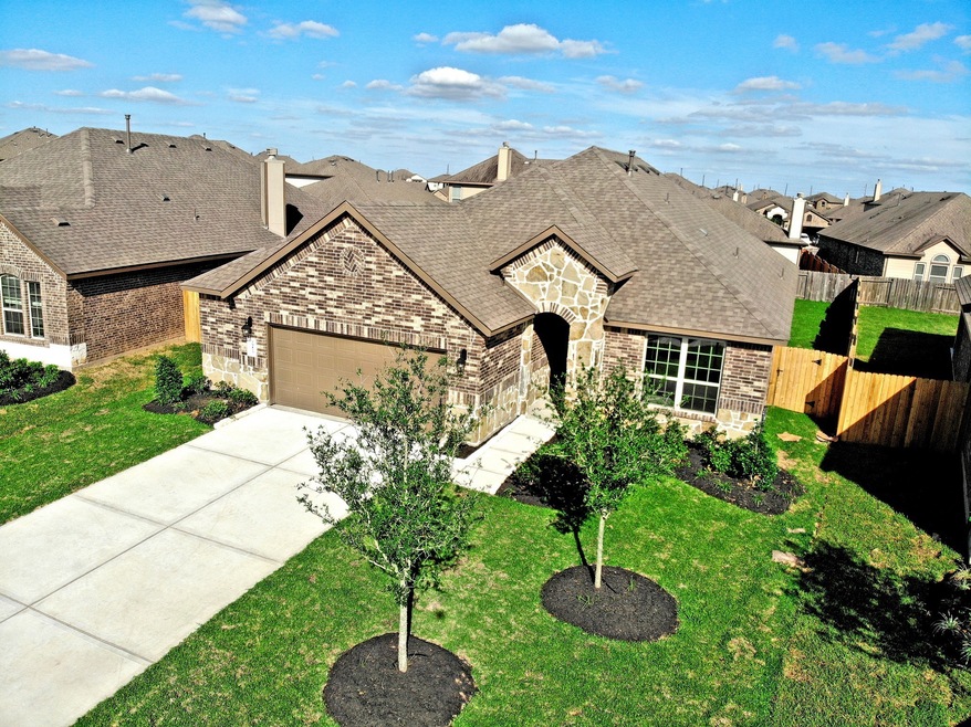 Stunning Foxford Plan by D.R. Horton/Freedom Homes is ready and waiting for you located 29123 Korsmans Landing, Katy, Tx 77494!  Give us a call to schedule a private tour!