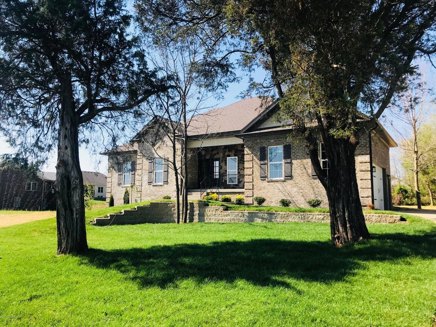 374 Sunray Dr, Shepherdsville, KY 40165 - photo 1