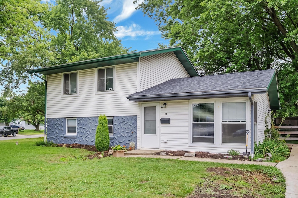 1-web-or-mls-11 Richards Dr-101
