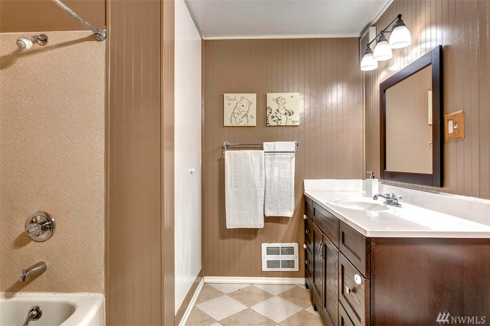 4532 86th Ave SE, Mercer Island, WA 98040 - photo 1