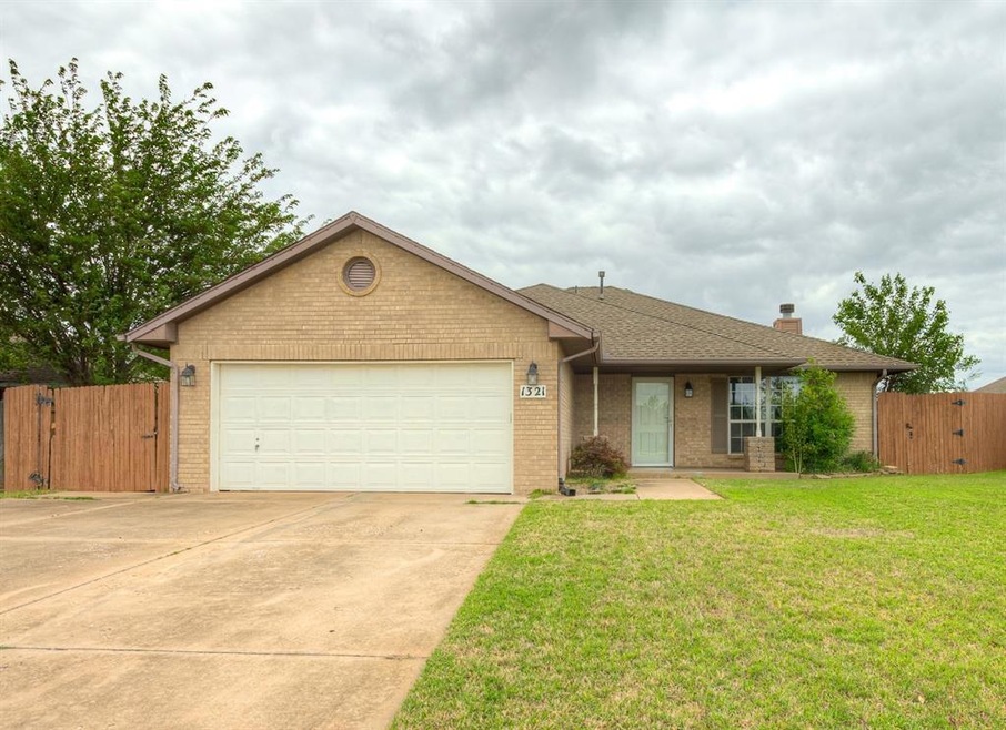 1321 Washington Cir, Moore, OK 73160 - photo 1
