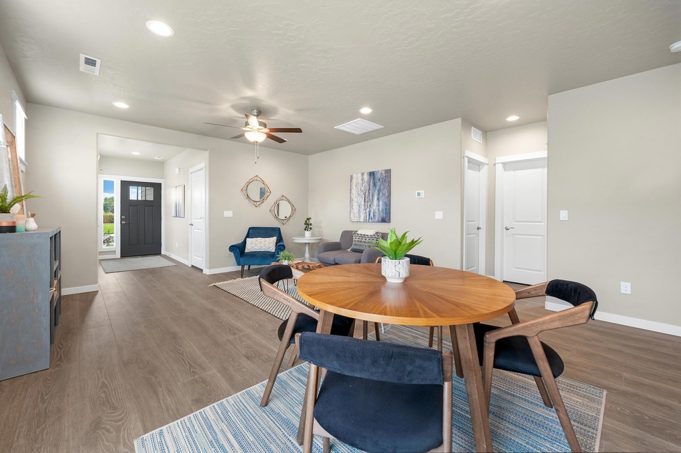 The Canyon - Main Living