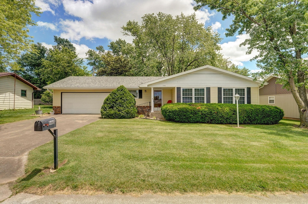 940 Carl Allen St-28