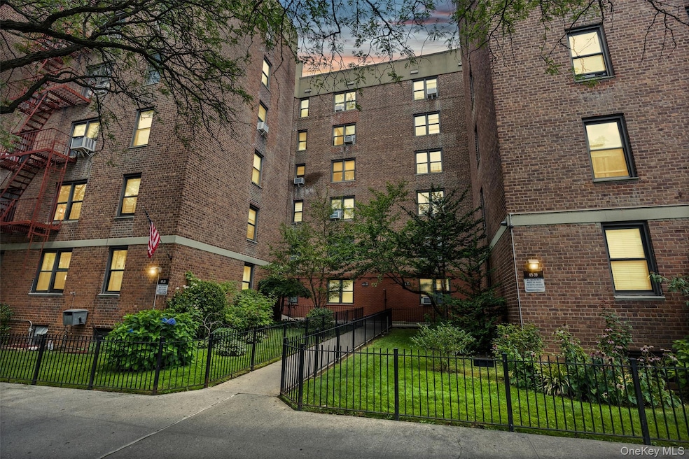 65-39 108th St unit E-10, Forest Hills, NY 11375 - photo 1