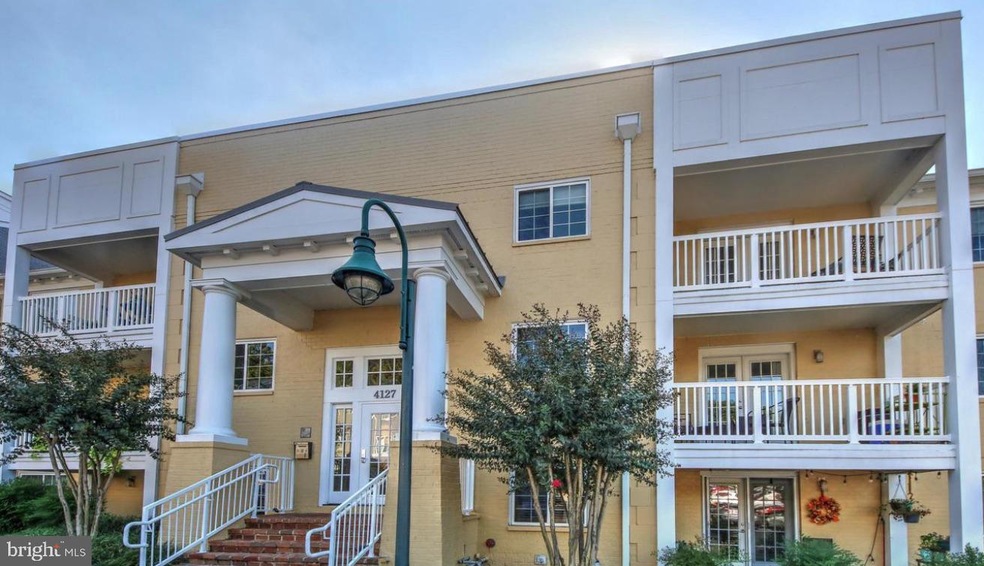 4127 S Four Mile Run Dr unit 204, Arlington, VA 22204 - photo 1