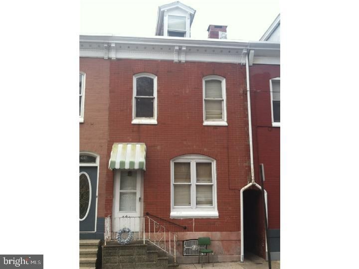 304 Carpenter St, Reading, PA 19602 - photo 1