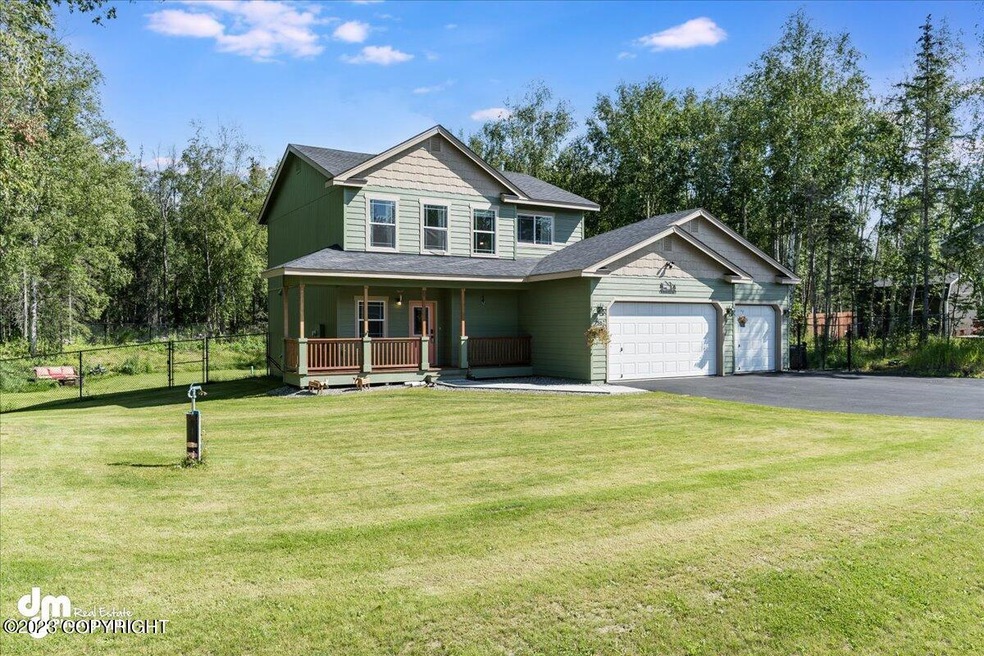 01-Front Yard_ELI00761