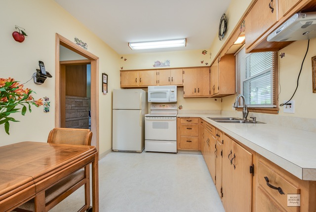 1735 W Downer Place, Aurora, IL 60506 - photo 1