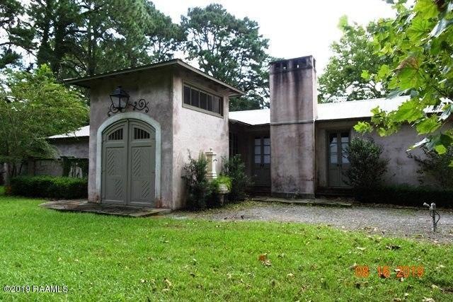 Front 807 E Bayou Pkwy