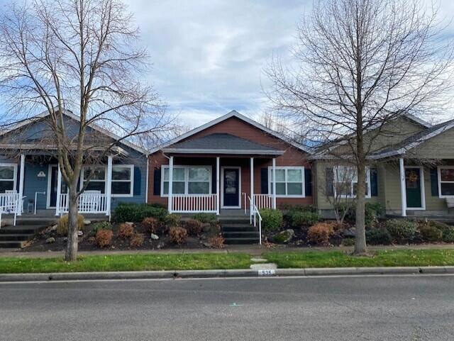 535 Blue Moon Dr, Central Point, OR 97502 - photo 1