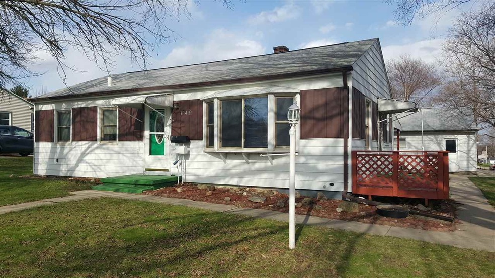 649 Stephan Ave, Waterloo, IA 50701 - photo 1