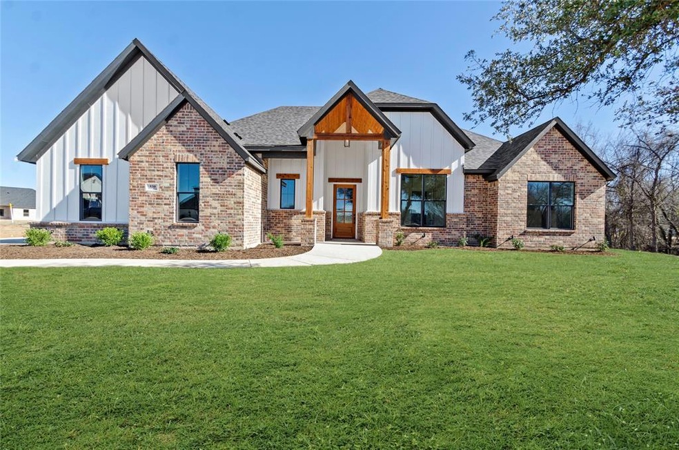 530 Faye Ln, Springtown, TX 76082 - photo 1