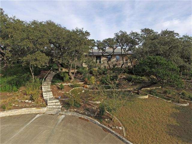 Attractive 1 story, 3 bed, 2 bath on corner lot in