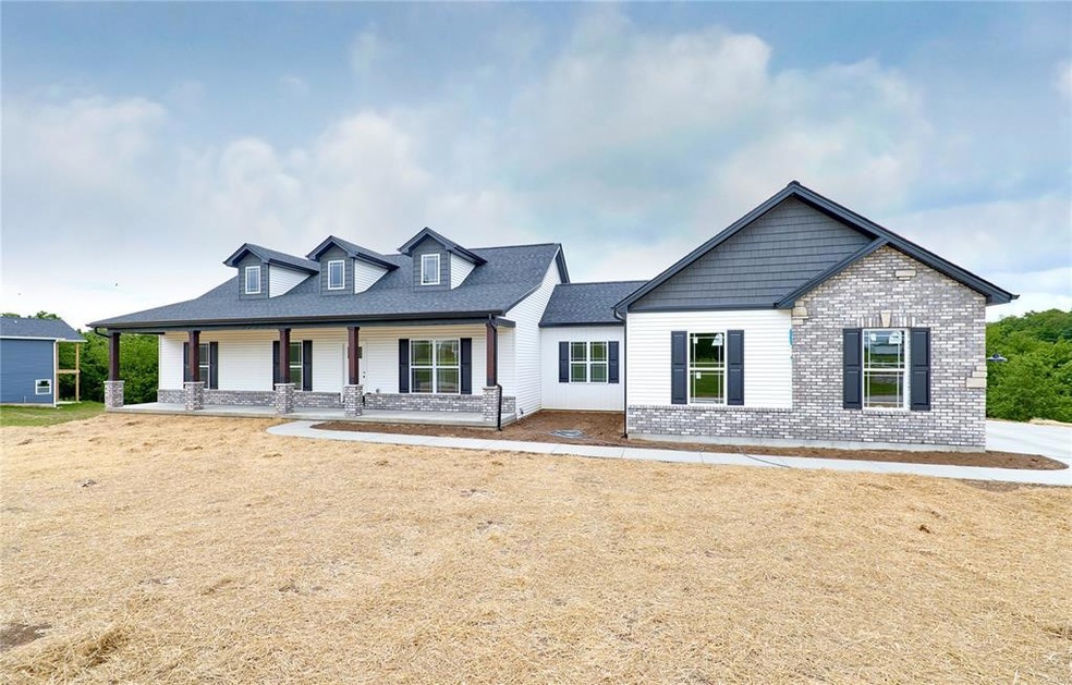 4 Ashley Ln, Hawk Point, MO 63349 - photo 1