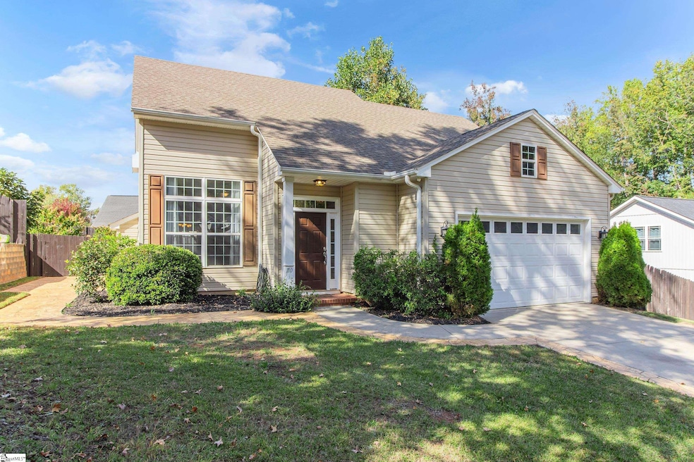 110 Colony Rd, Travelers Rest, SC 29690 - photo 1