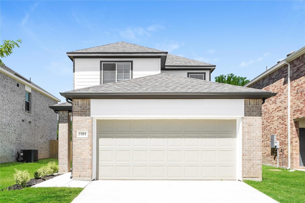 1404 Ester Ln, Ennis, TX 75119 - photo 1