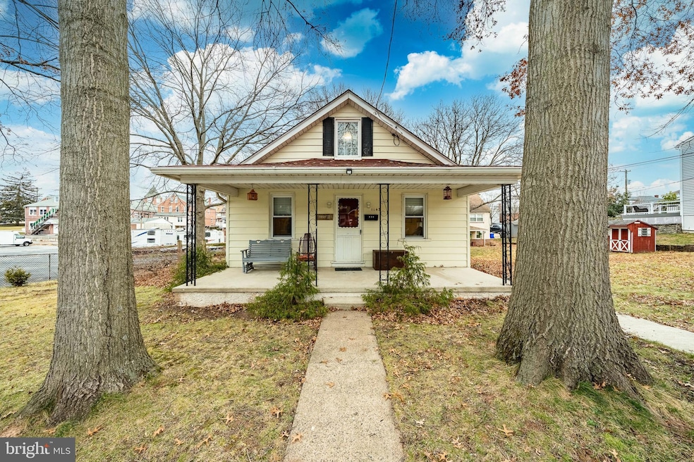 1143 Cherry St, Pottstown, PA 19464 - photo 1