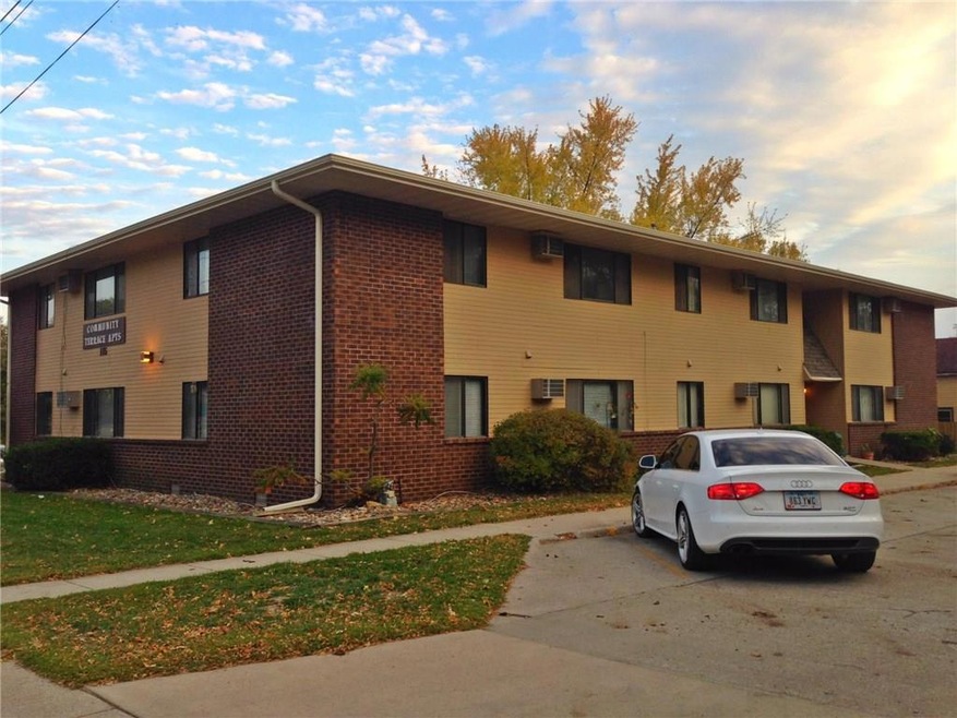 115 S 5th Ave W, Newton, IA 50208 - photo 1