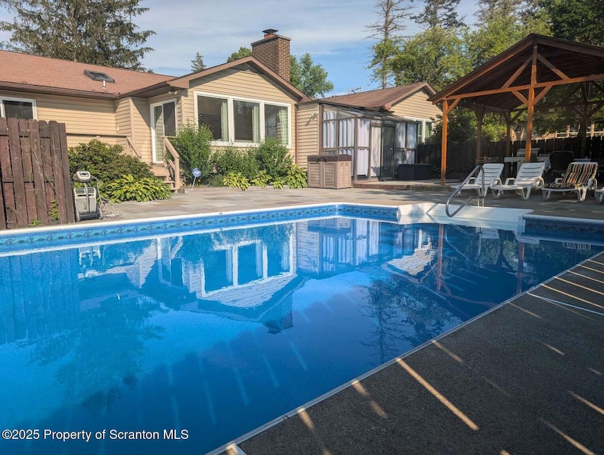 717 N Abington Rd, Waverly, PA 18471 - photo 1