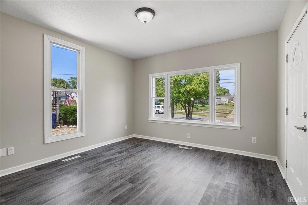 517 N Hart St, Princeton, IN 47670 - photo 1