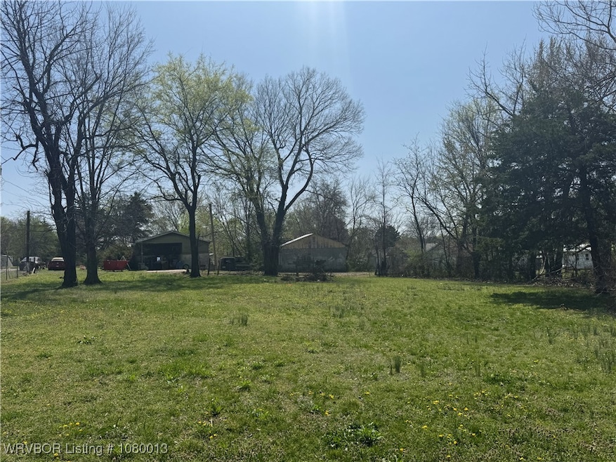 218 E Elm St, Stilwell, OK 74960 - photo 1