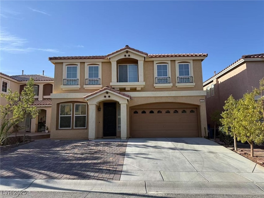 Mediterranean / spanish-style house featuring stuc