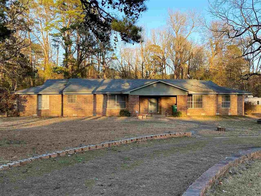 711 Johnson Ave, Wake Village, TX 75501 - photo 1